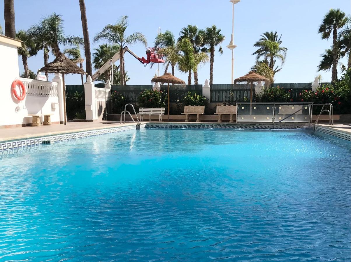 Apartamento 2 Dormitorios En Primera Linea De Playa San Cristobal Almuñécar Esterno foto